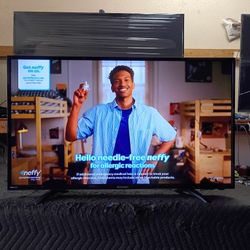 40 Inch Roku Sharp 4k Smart Beautiful Tv Comes With Remote Control Shows Great Picture Works Fantastic Guaranteed 