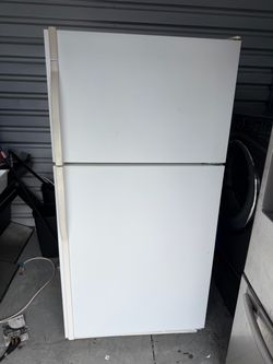 White Top-Freezer Refrigerator