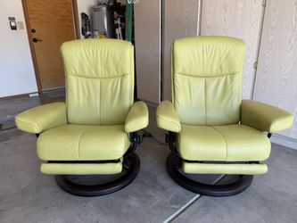 Ekornes Stressless Power Recliners and Ottomans..Excellent Condition