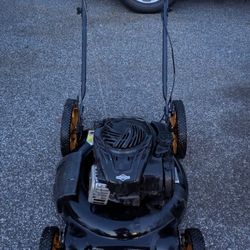 Briggs & Stratton Lawn Mower