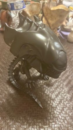 Alien figure