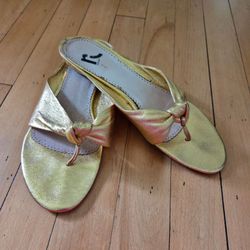 Report Brand sandals