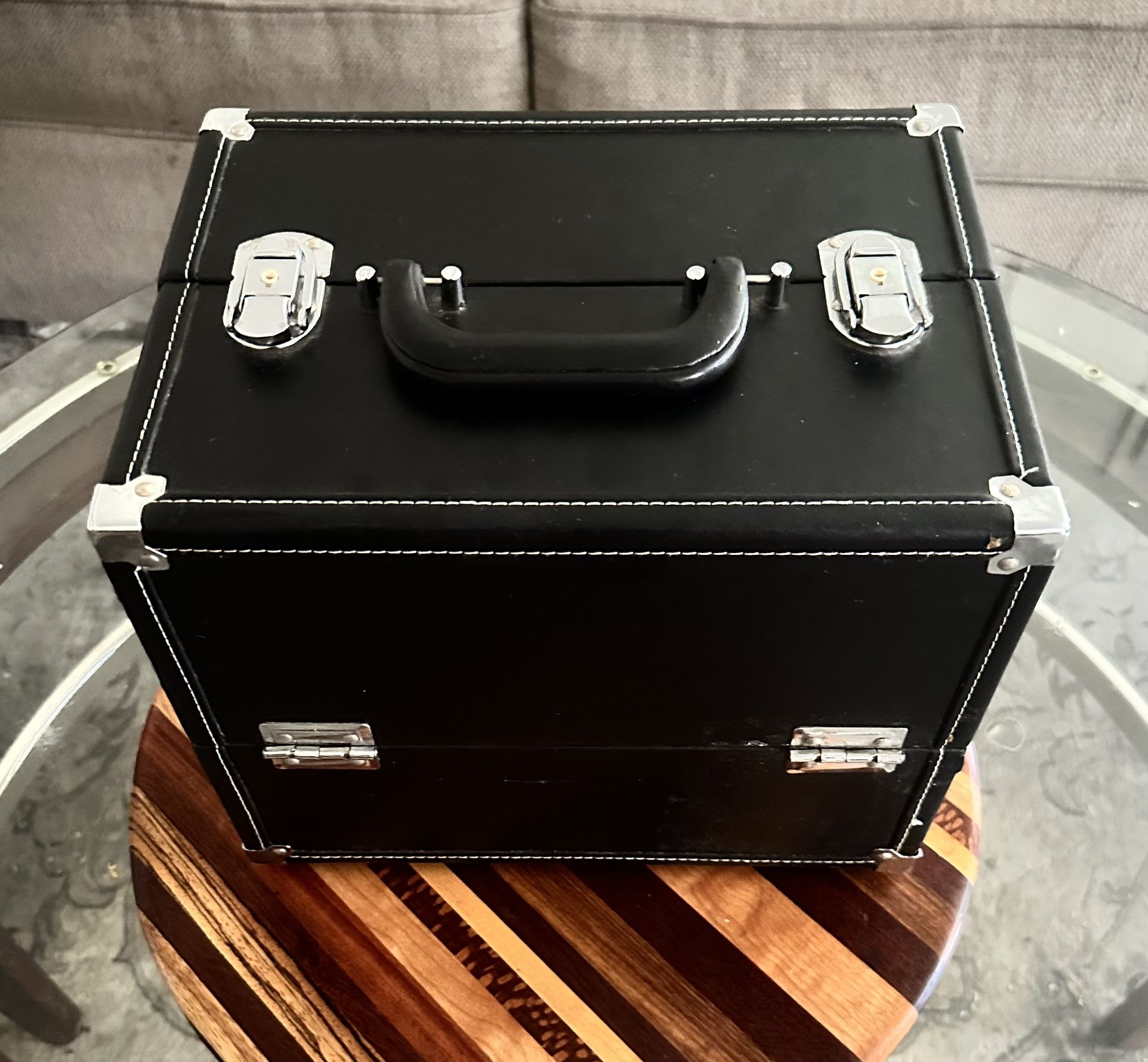 CABOODLES 6-TRAY MAKEUP CASE 