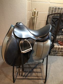 County Dressage Saddle 17 1/2 wide tree with matching bridle