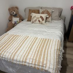 Full Size Bed Frame With Mattress 