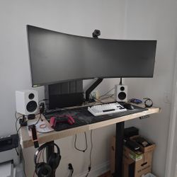 Samsung G9 With Desk