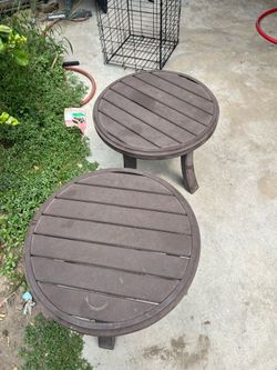 2 patio side tables