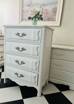 French Provincial 4-Drawer Chest Dresser