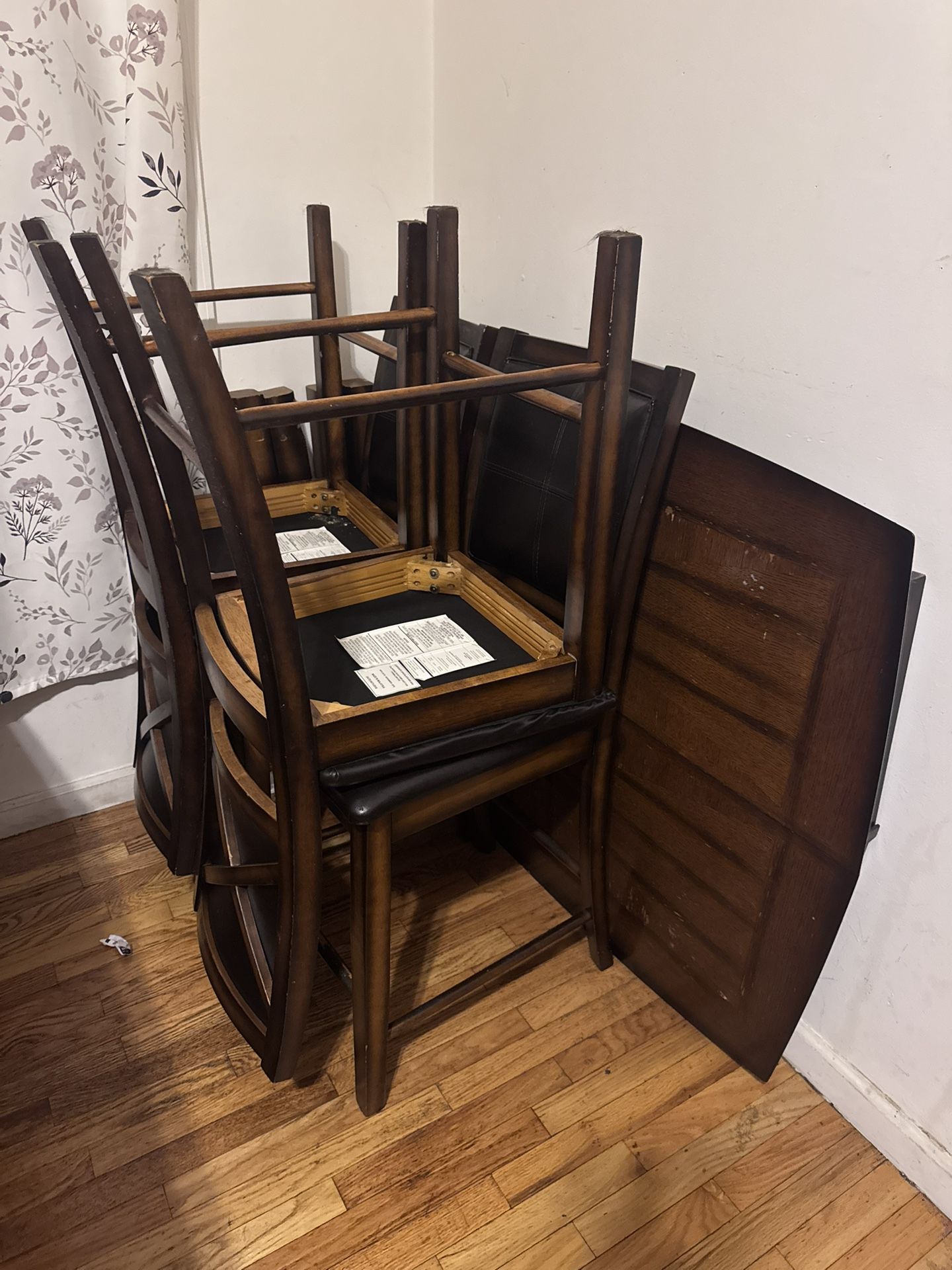 Diner Room 4chairs And Table