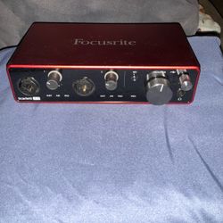 Focusrite Scarlett 4i4 USB Audio Interface