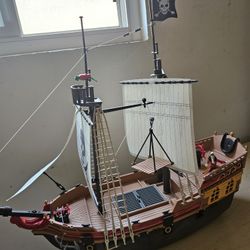 Playmobile Pirate Ship - With Pirates And Weapons 