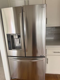 3 door French door refrigerator with external ice &water dispenser