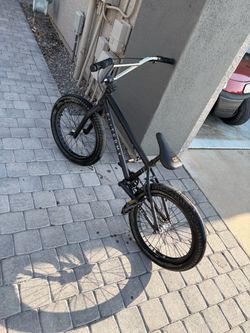Elite bmx bike