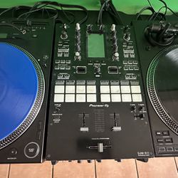 DJ Equipment Pioneer S11, Pair Crss 12s Turntable