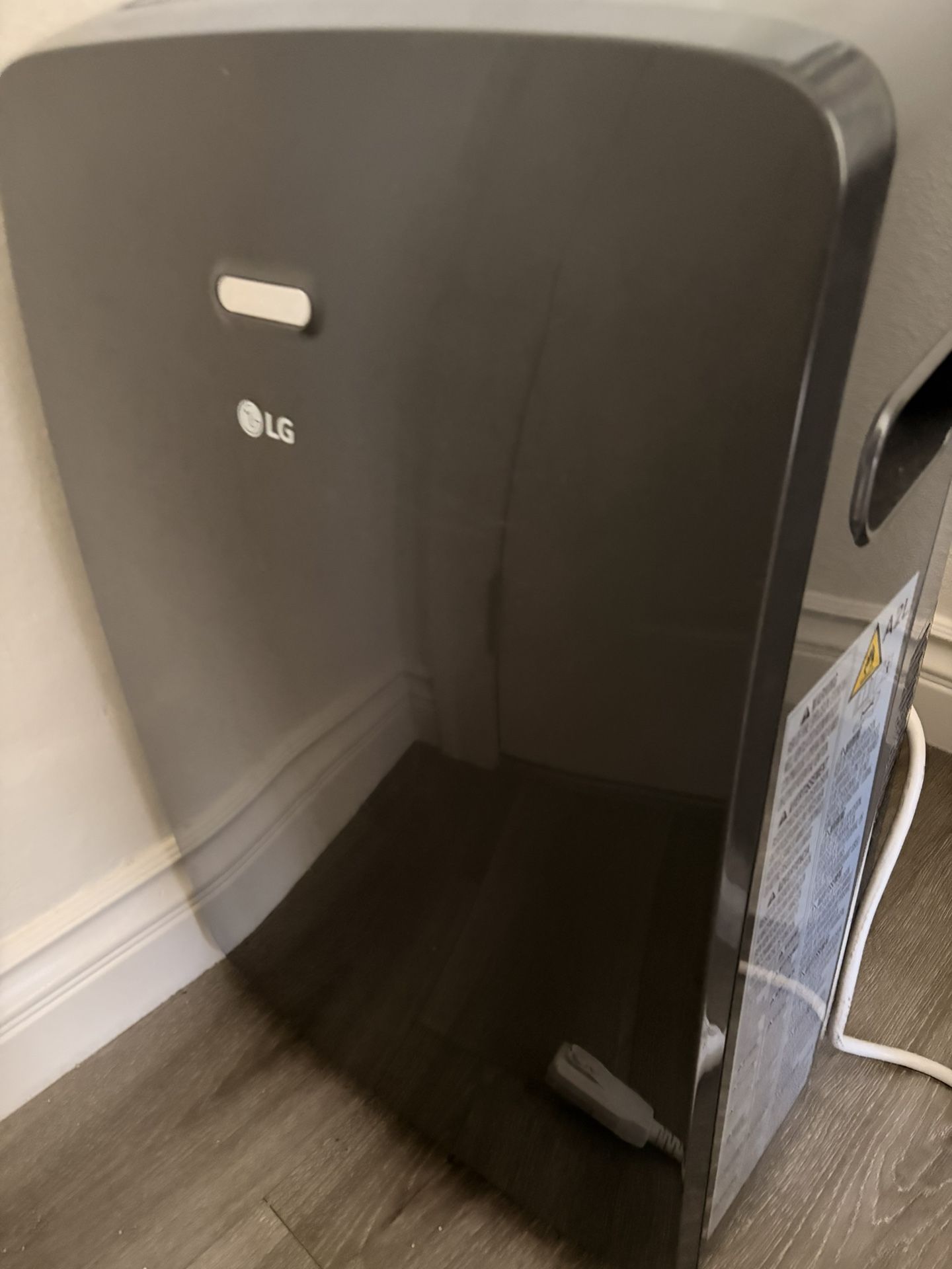 LG 8000 Portable A/C