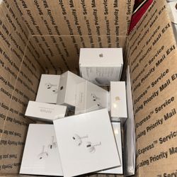 BRAND NEW AIRPODS 4s