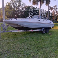 Hurricane 24 ft Deck Boat Yamaha 150 Trailer
