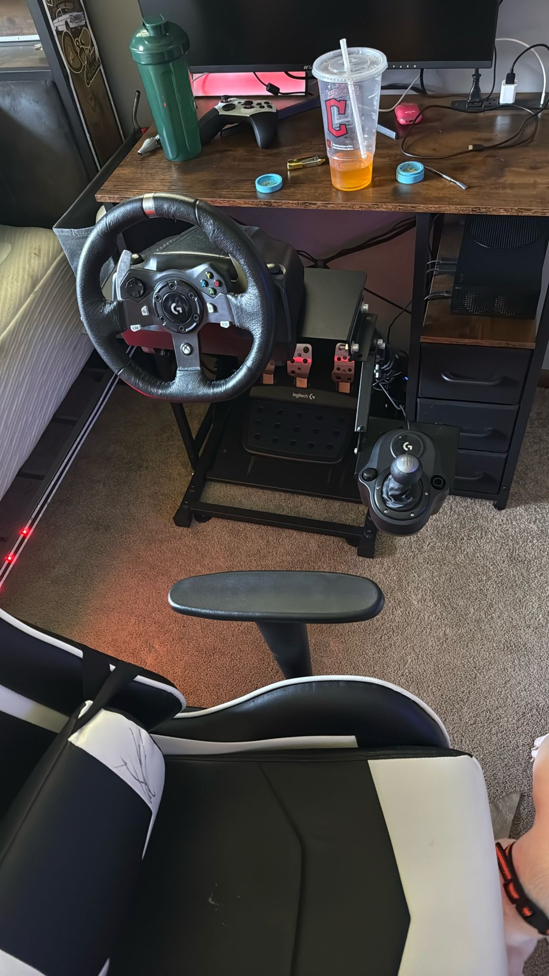 Logitech G920 Driving Sim with stand