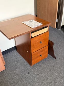 Free L shaped table