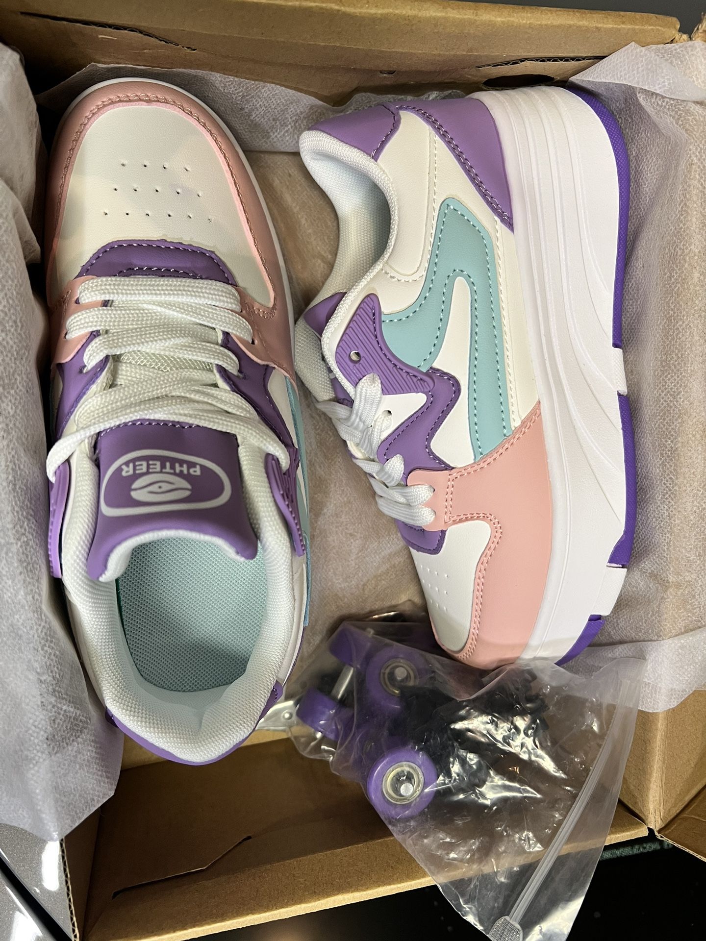 Roller skating shoes (size3)