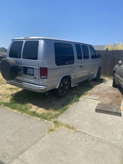 2005 Ford E-150