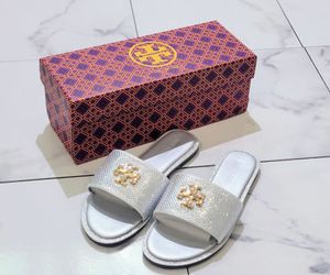 Tory burch sandals size 7
