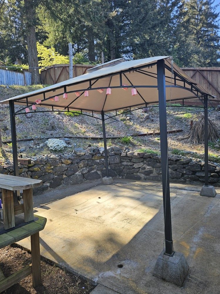 Gazebo And Picnic Table for Sale in Lakewood, WA - OfferUp