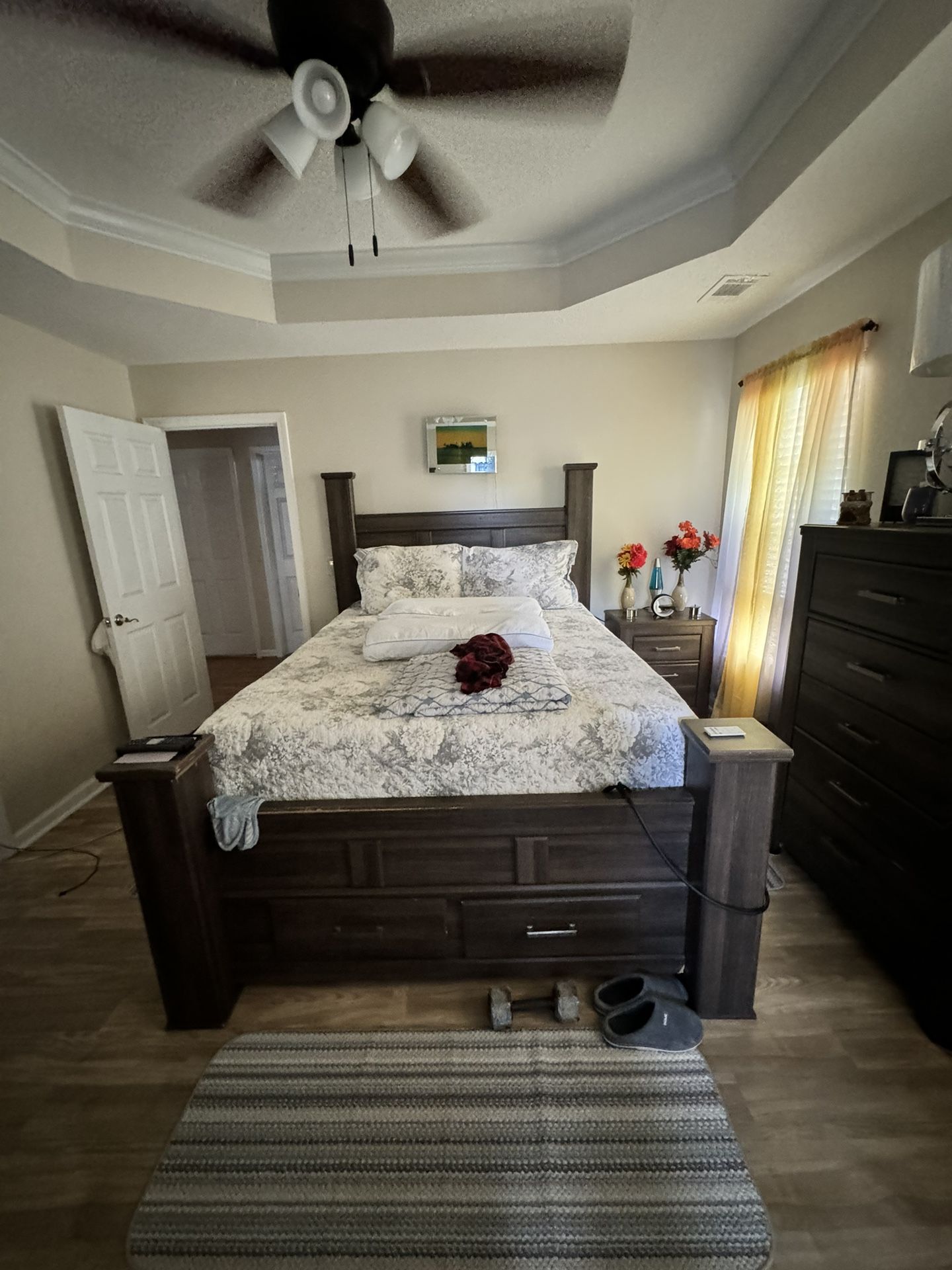 Queen Size Bedroom Set