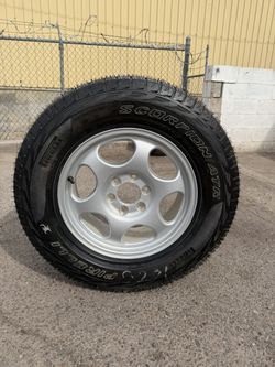 Pirelli Scorpion ATR – 275/65R18 – Like New