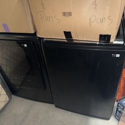 Samsung - 7.4 Cu. Ft. Smart Electric Dryer and Washer with Sensor Dry & Wash - Black