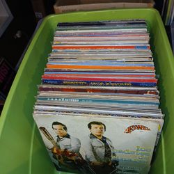 Box of Spanish vinyl records
