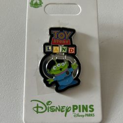 Disney Toy Story Land Claw Machine Alien Pin