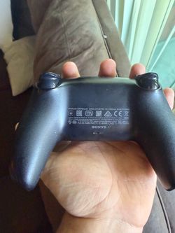 Black ps5 controller