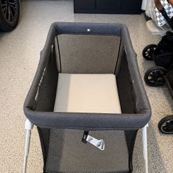 Guava Lotus Travel Crib