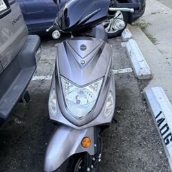Tokyo Rappi Moped Scooter