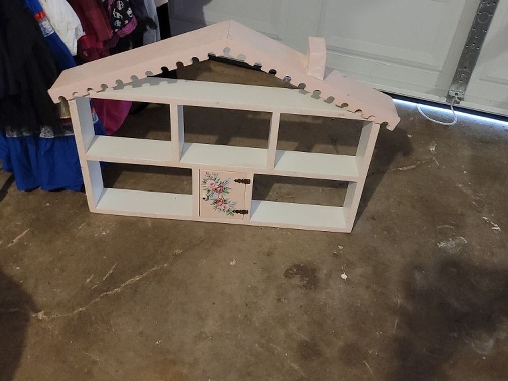 Girls Room Shelf