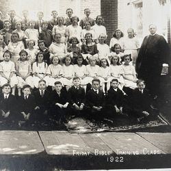 OLD ANTIQUE PICTURE  1020’S  CHURCHE MEMBER BIBLE STUDY GREAT COLLECTOR PIECE 