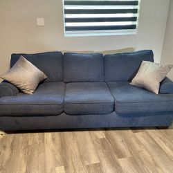 2020 sealy sleeper sofa barely used blue