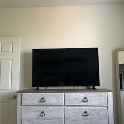 55 Inch TV 