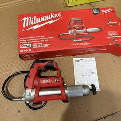 Milwaukee M12 12V Lithium-Ion Cordless Grease Gun (Tool-Only)