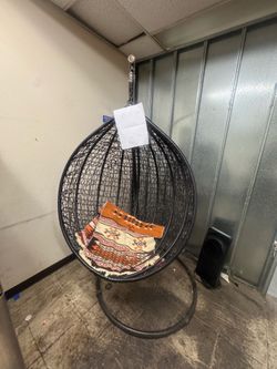 Egg chair no pillow