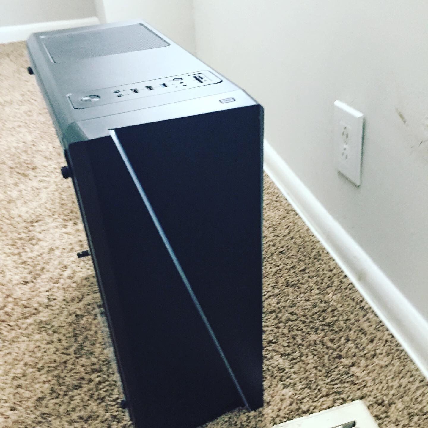 Aero oil Cyclon Mini Micro ATX RGB PC Gaming Case