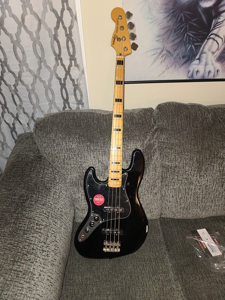 Squier by Fender Classic Vibe 70's Left-Handed Jazz Bass