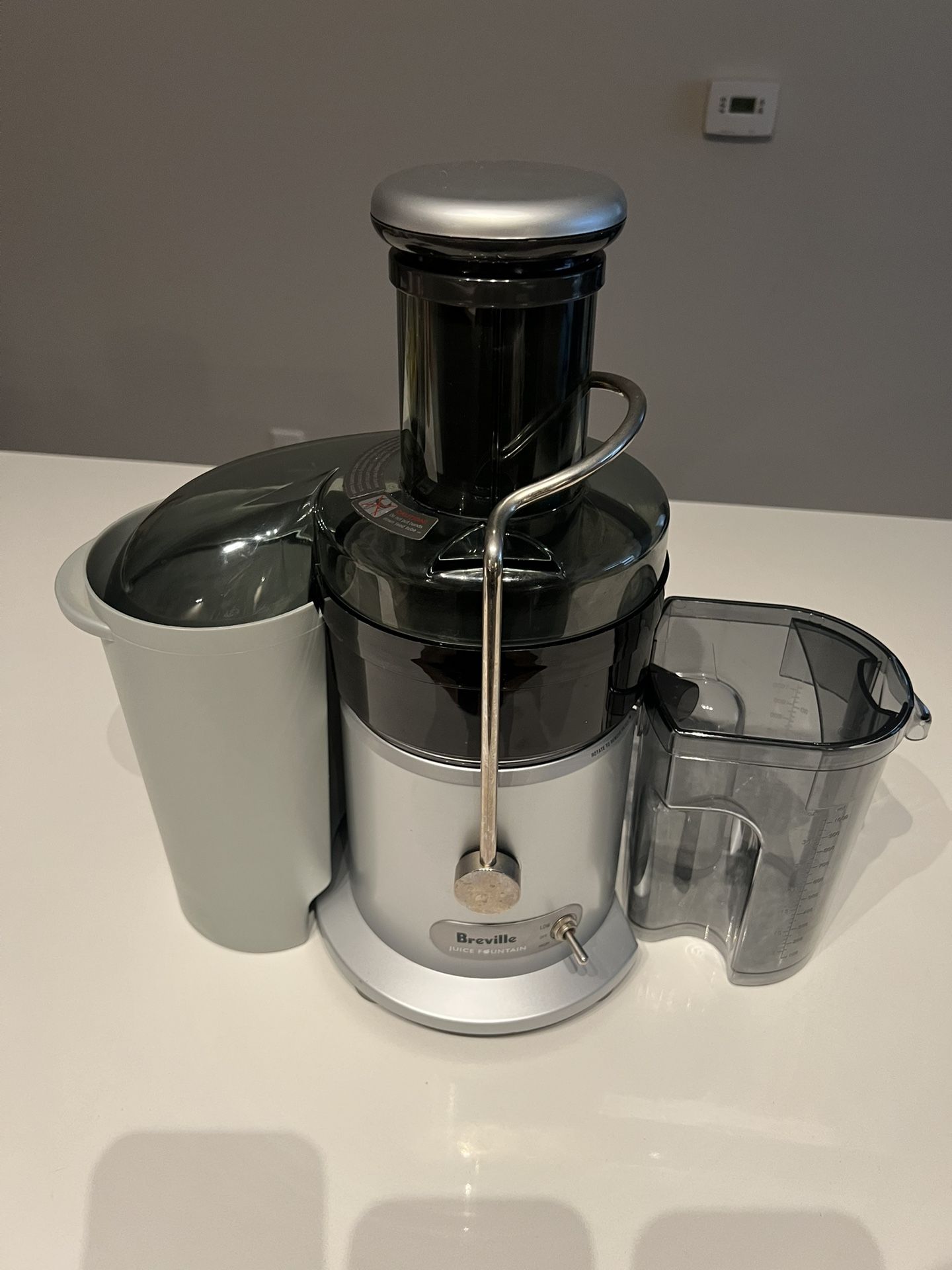 Breville Juice Fountain Plus, JE95XL - Lightly Used, All Parts Included