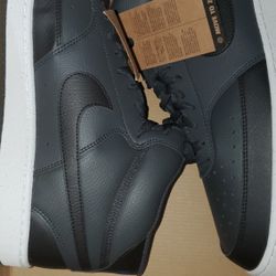 Nike Mid Visions Size M15