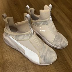 All White Reflective Puma Shoes Size 6
