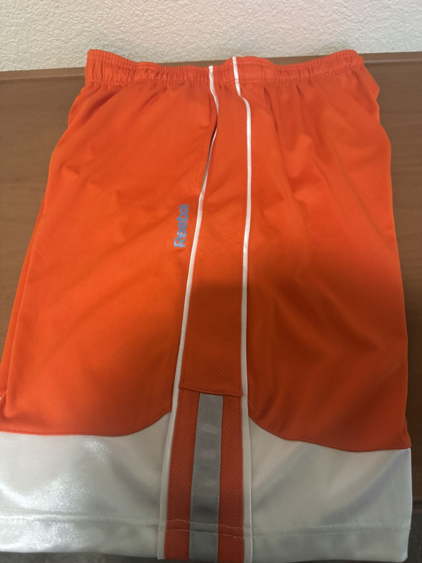 Reebok athletic basketball shorts (M)