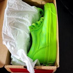 Van Off The Wall Sneakers Womens Size  Neon Green Lace up Ankle 6