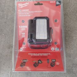 New Milwaukee 1000 Lumens Rover Compact Flooding Light With USB.