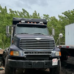 Dump truck